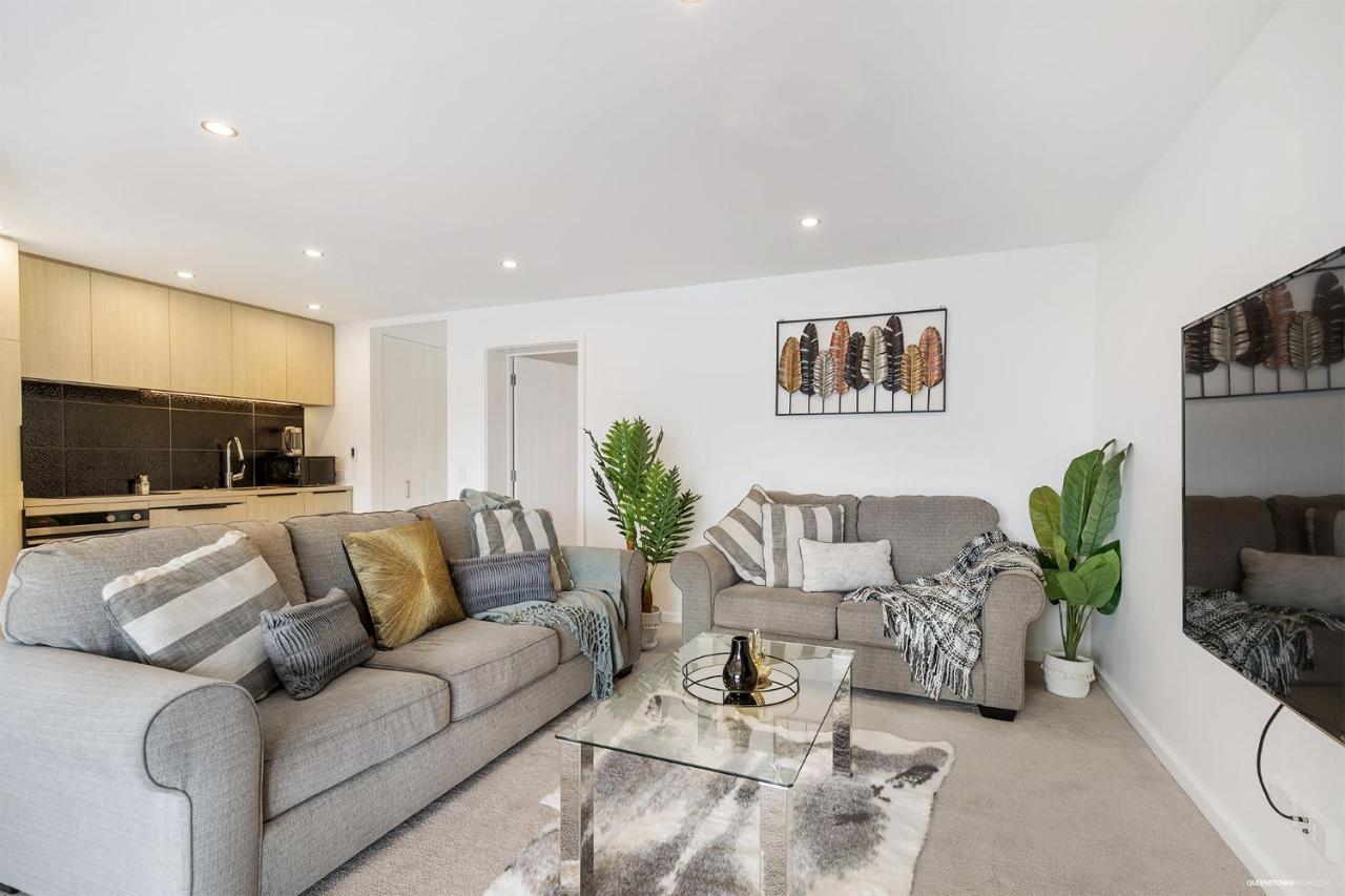 Executive Living In Bluewater Apartment Куийнстаун Екстериор снимка